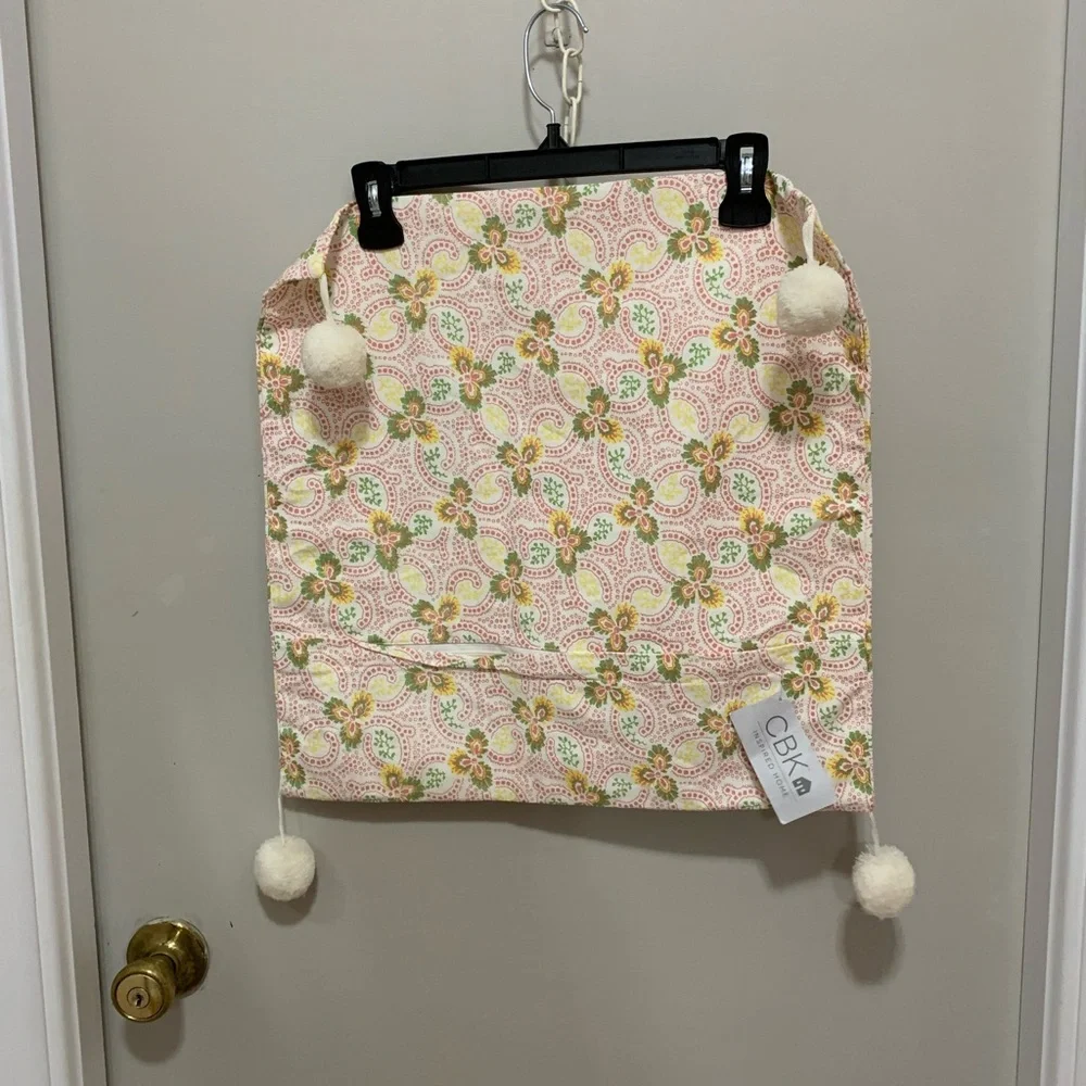 NWT Floral accent pillow cover